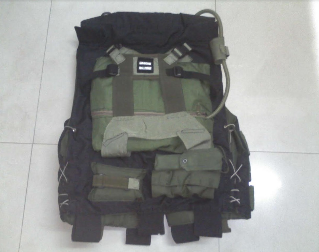 military-vest-aviel-royalstealth-2